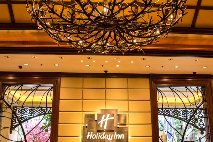 Holiday-Inn-Lobby-H