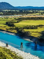 Oceania-NZ-heli-river-bridge-150×200