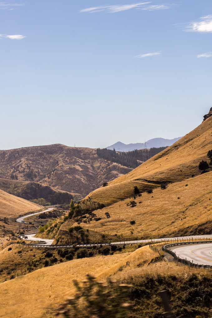 NZ-hairpin-turn-road-V