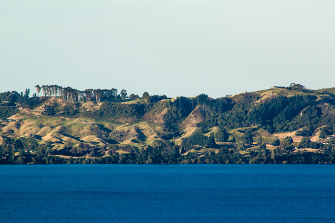 NZ-skyline-lake-H