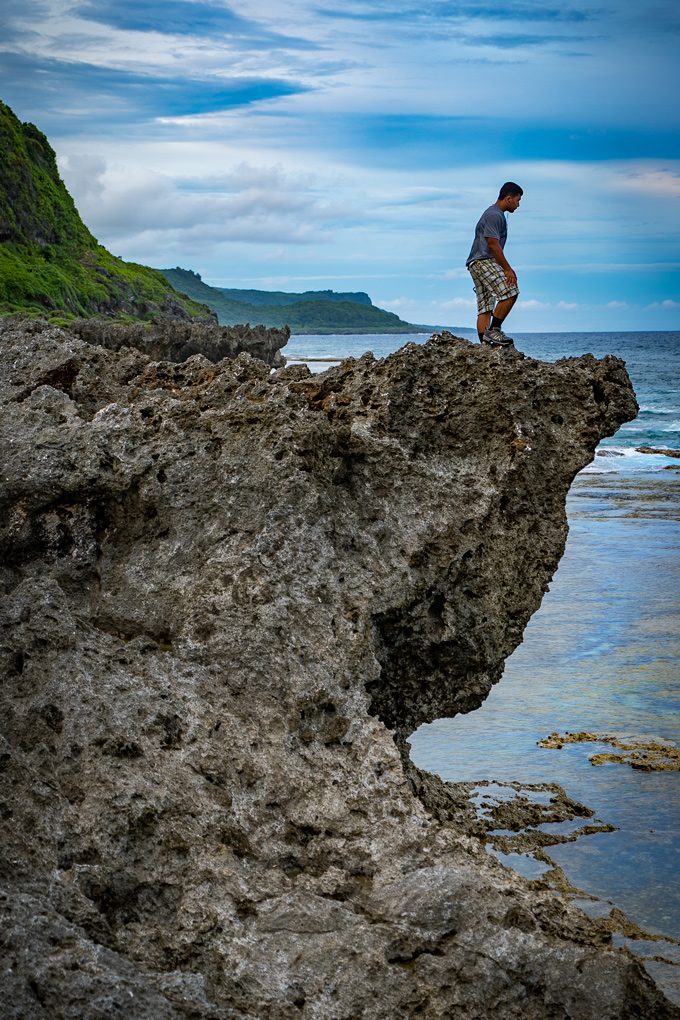 1000-steps-cliff-man-V