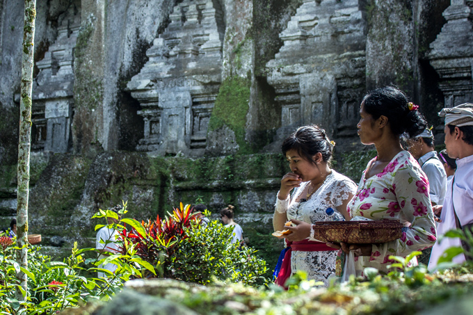 Balinese women at temple