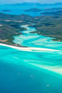 Flying Over Whitsunday Islands and the Great Barrier Reef - Global Girl ...