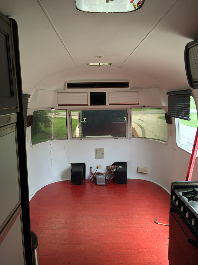 1985 Excella 31' Airstream Before Remodel 