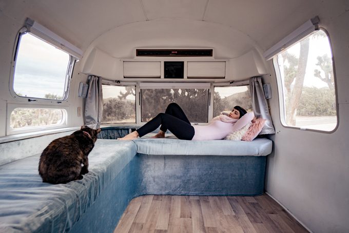 Airstream-Jess-Kitty-living-room-H